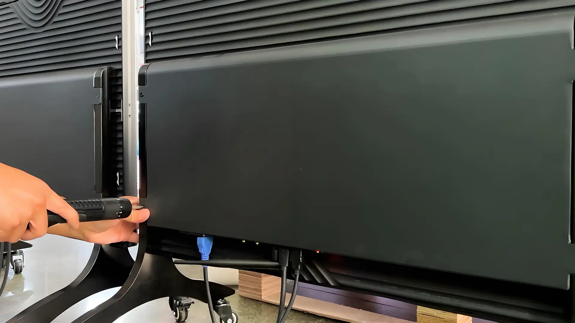 CREATIVE INDOOR LED POSTER SCREEN MANUAL