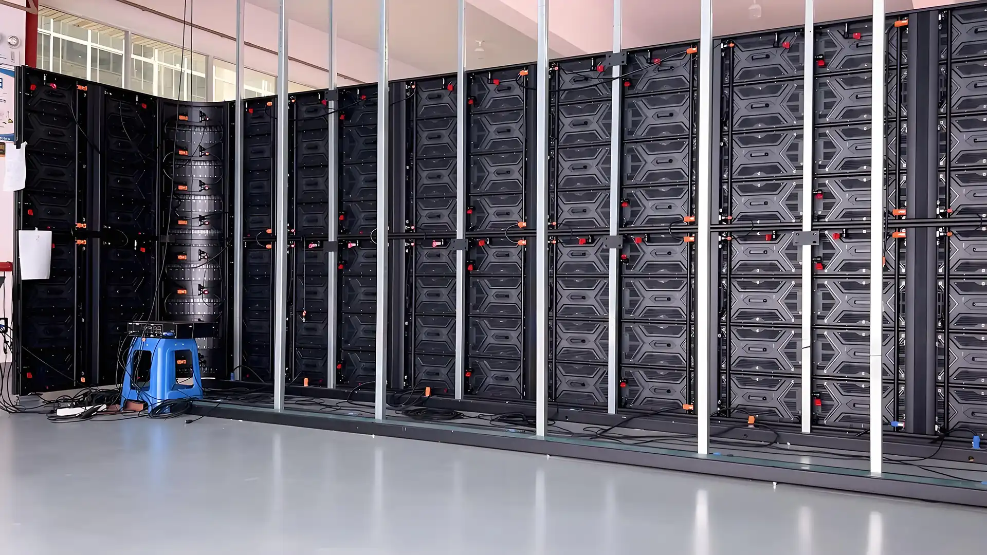 Corner Outdoor Digital Signage Billboards