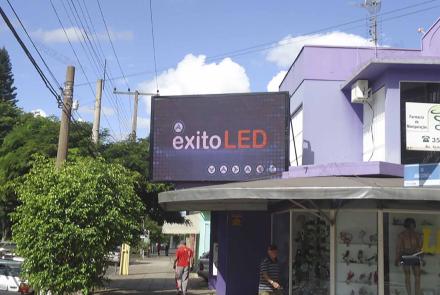 High Brightness Outdoor Digital Signage LED Display